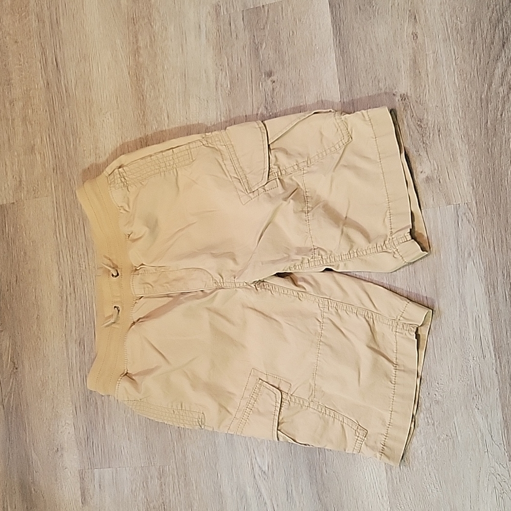 Gap tan elastic waist cargo shorts large/10